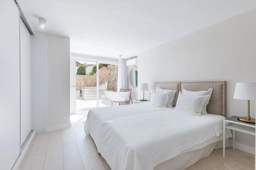 76569351-cbeb-40bb-9514-4d53ab082565