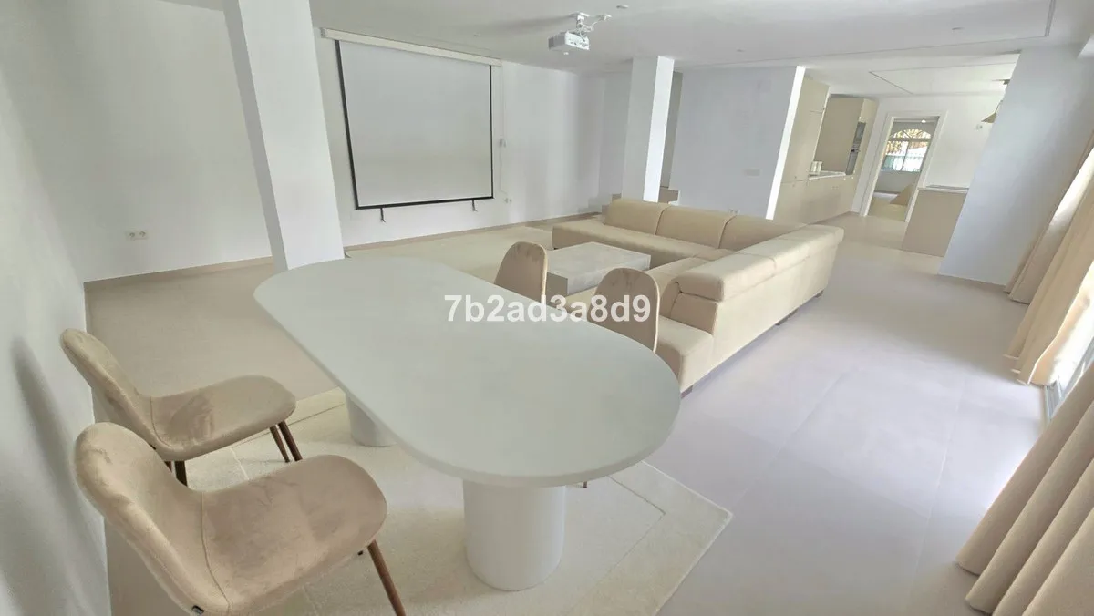 95d83644-5980-40cb-8357-990799b79a28