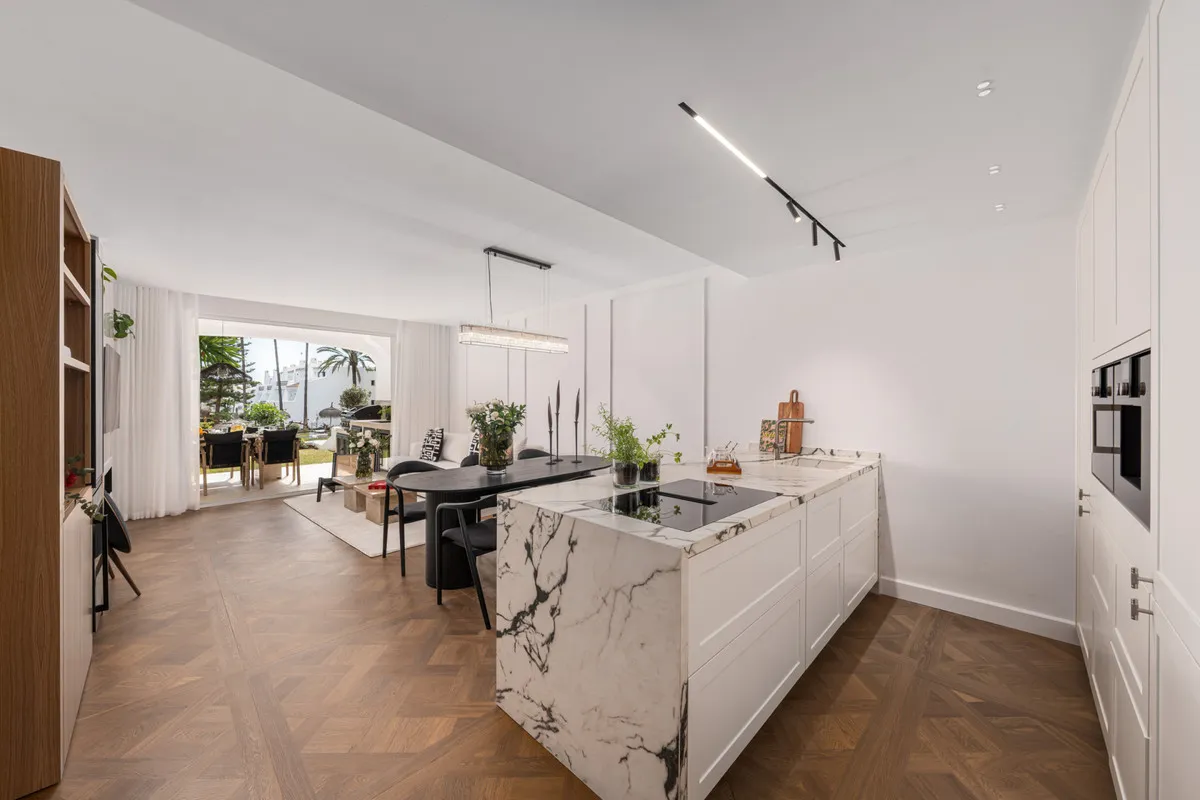 e8550e84-f0c9-43a1-8481-3fb3a3fae22b