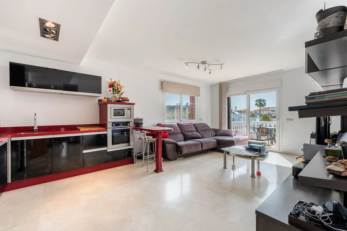 a8cbb8e8-5c20-4a26-b7b7-faf367a5ea1a