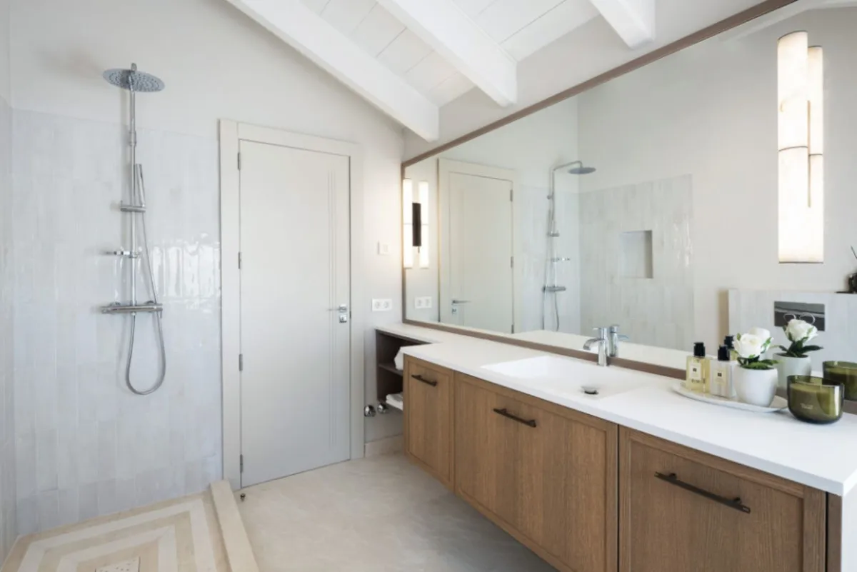 22d7f0b8-b1ed-4c8e-b611-93f0abdd2130