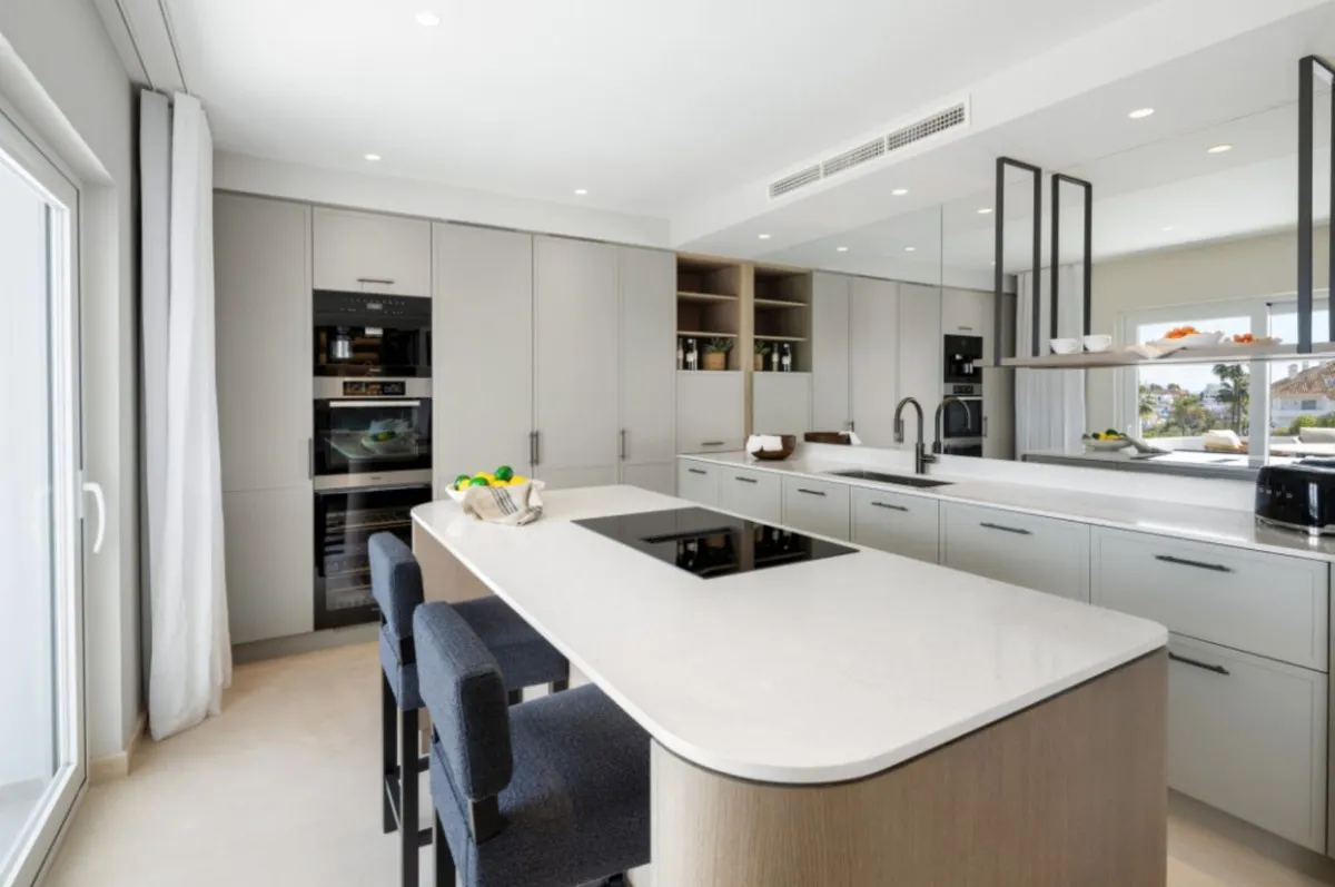 3b3e2c6d-f389-455b-92f9-3af304aa6031