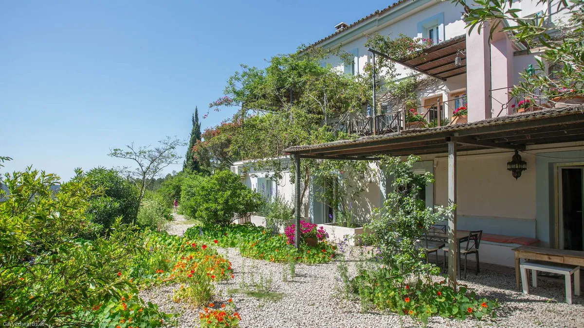 b06d3ad0-3da0-45f2-b70d-98479502d4e3