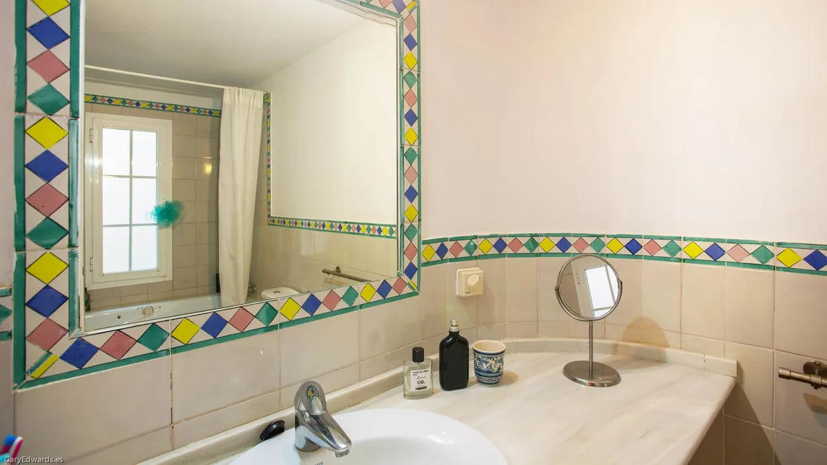 fdbe3180-c935-455d-8650-fa8bf0a2ba63