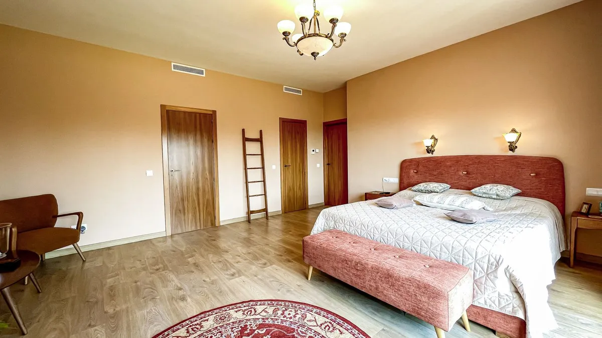 211cc0e3-7b54-430b-8218-d796c718bed2