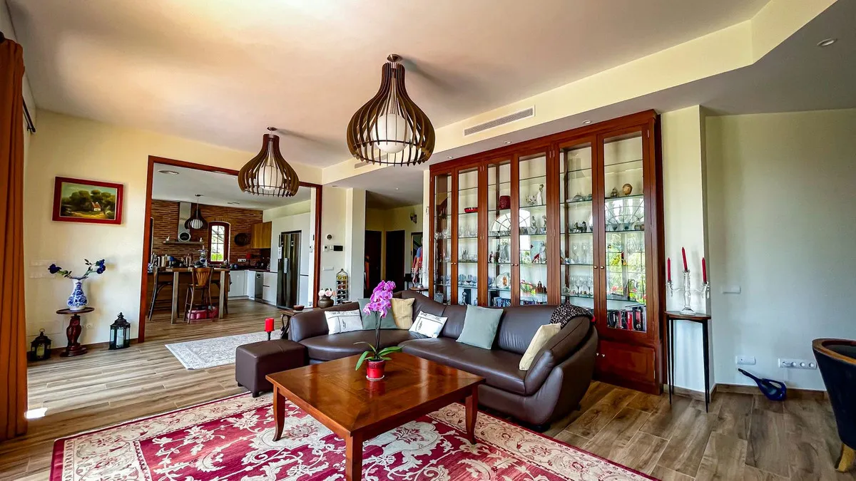 375773f8-9eee-4e87-865f-08eb653dee44