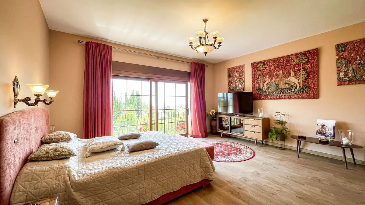 75d27d43-1d95-443c-a959-b2812b443323