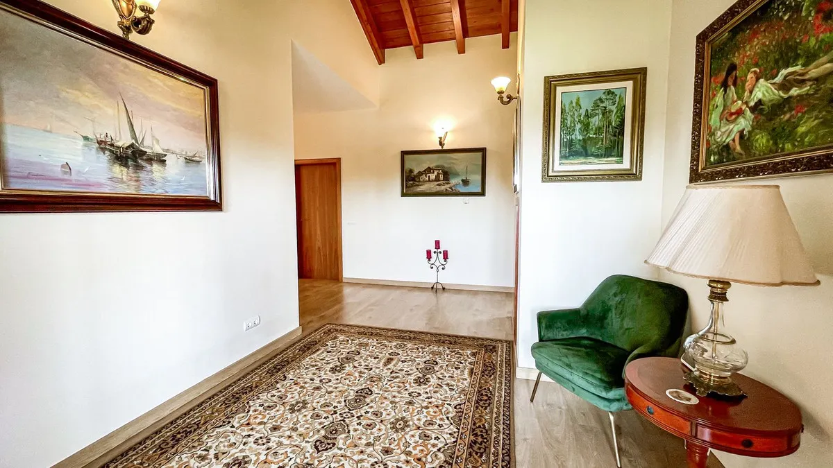 ab09bf8c-e6e7-45af-b16c-3a81198a985a