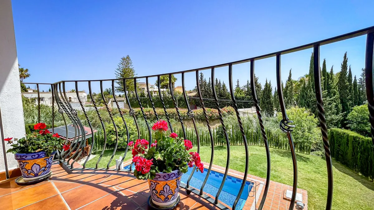 c083dd54-a730-44e3-a5fe-bc7eca5c12be