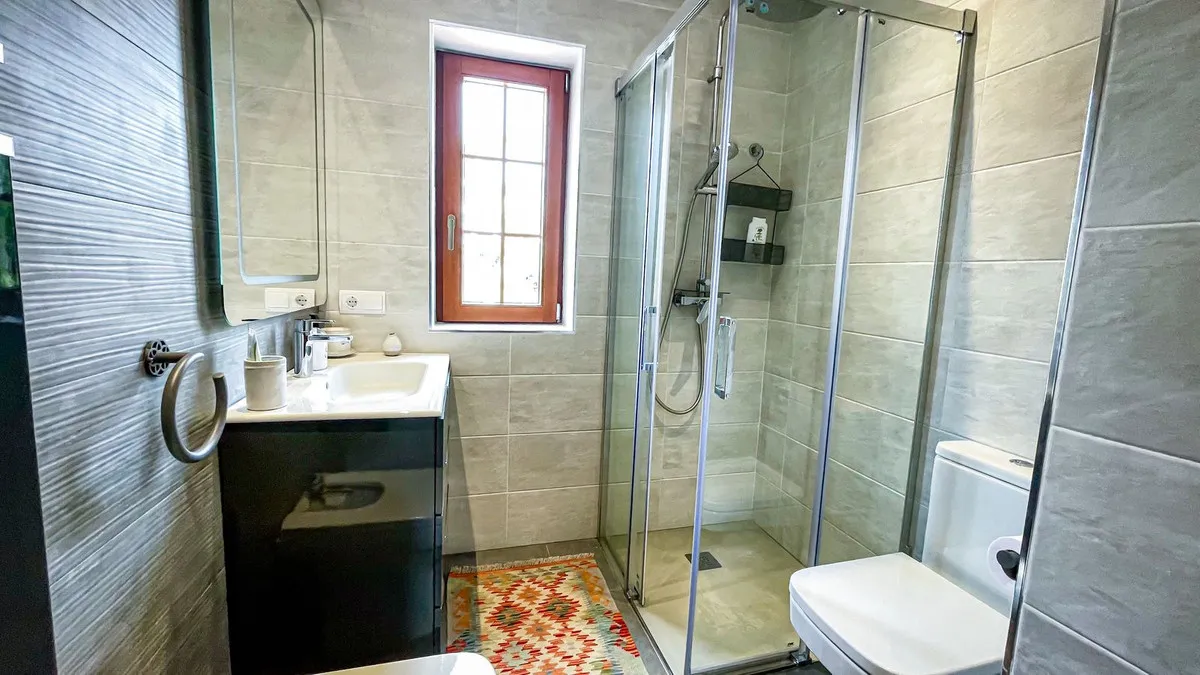 c360d43c-e38b-4503-974e-738097b36e4a