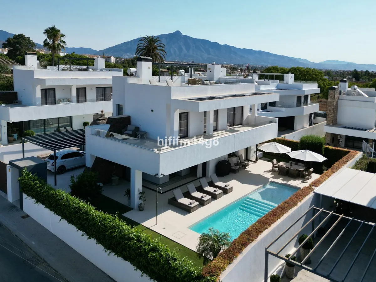 3e15499a-8ed1-403f-ae00-4760d78630e2