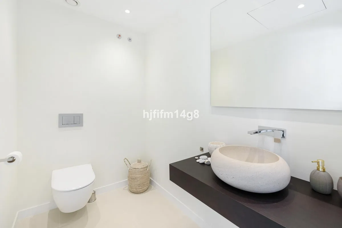 724c0f32-6227-4831-87a8-774114721e9e