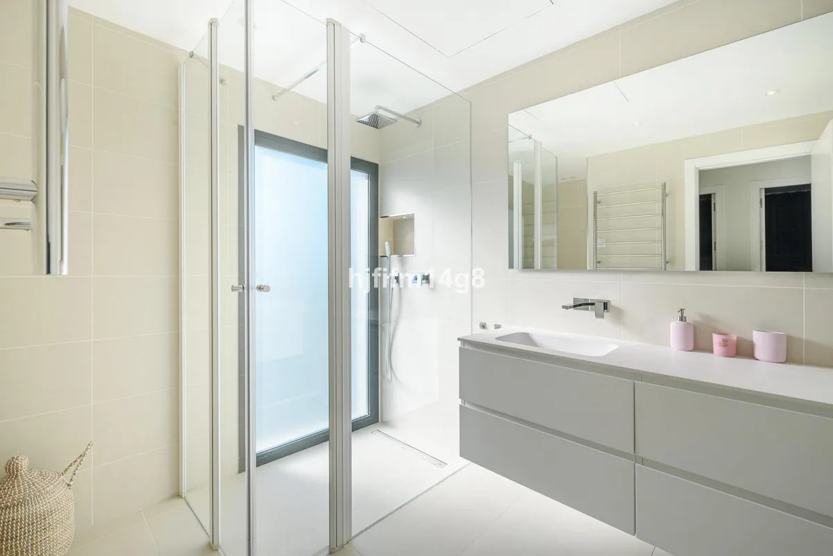 c8a61531-559e-4c78-a5a1-89c8908867ca