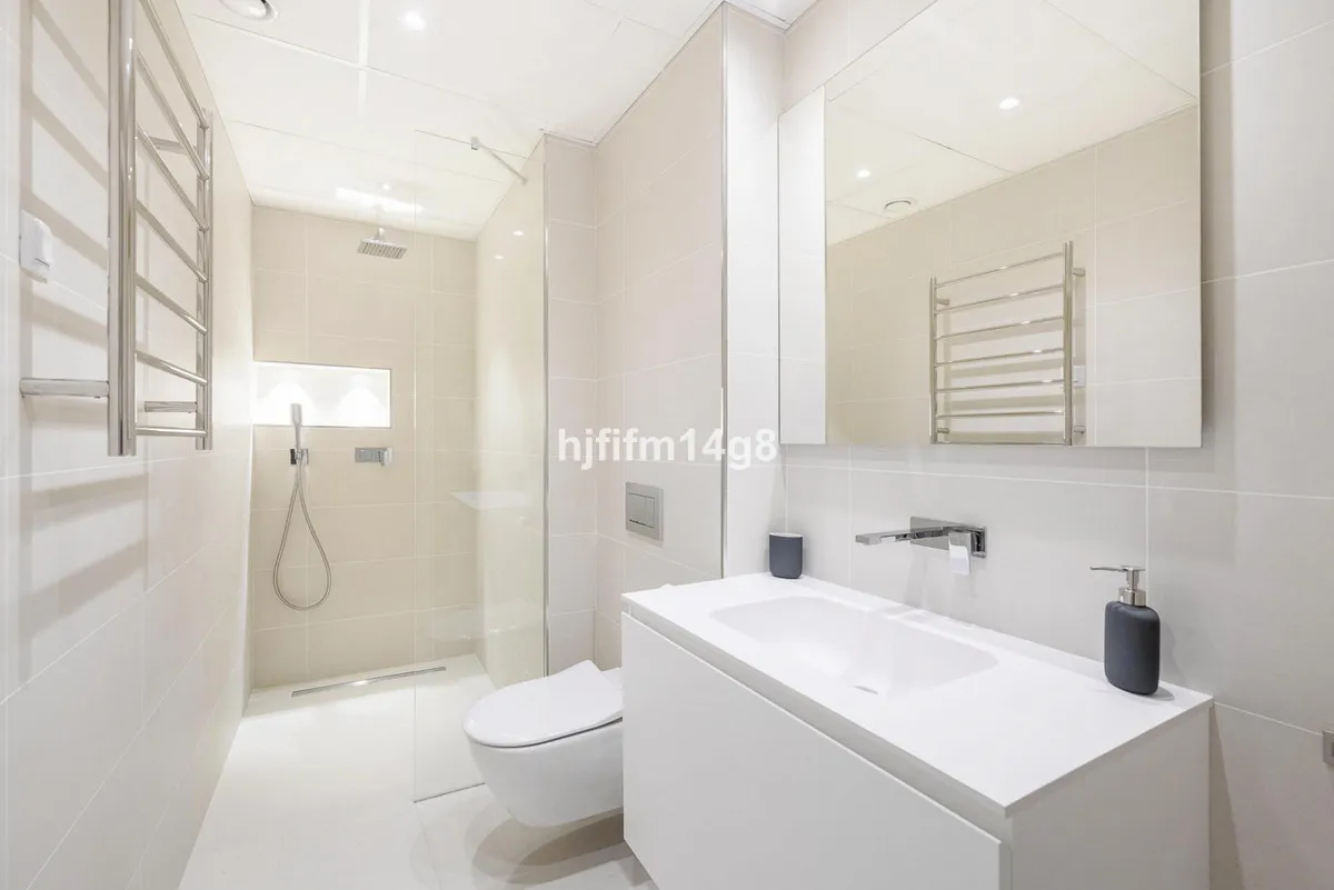 e8c8b87e-f44c-4d0f-8ef5-3535fb79d09d