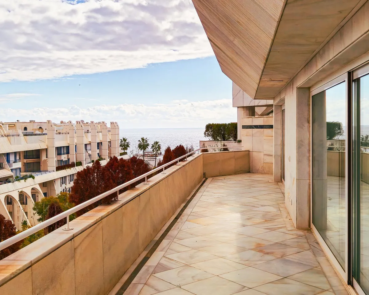 1989b3b5-d3cd-40a6-ab68-f949b8144875