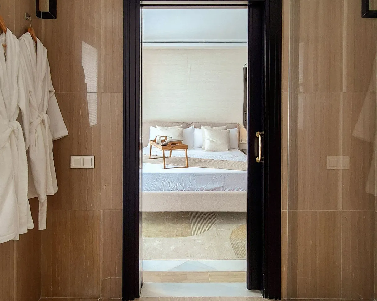 e0ef5ba1-e096-4f22-84d0-c220fb162f4a