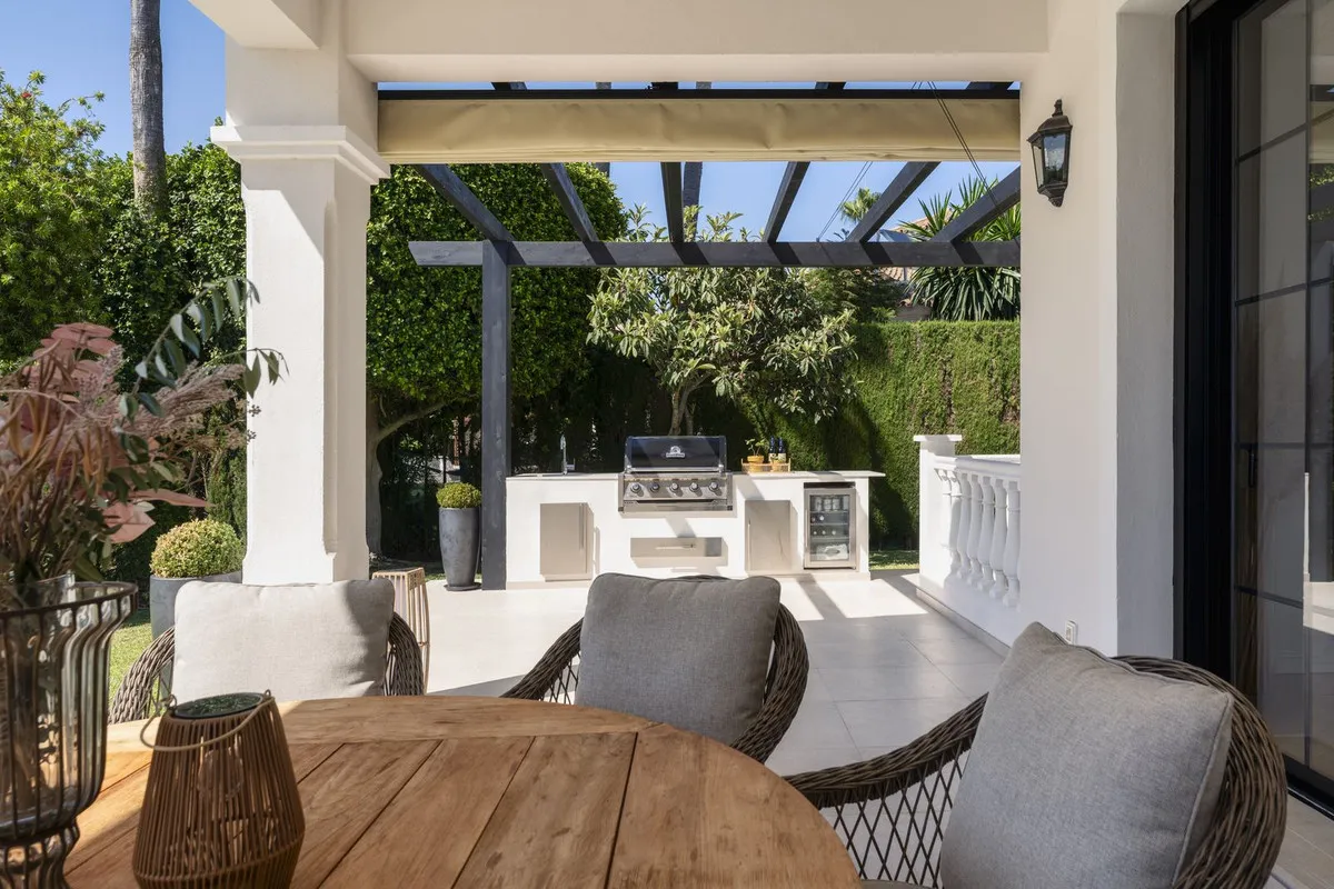 0b72a58a-99d3-43fb-9cbc-9772463f9184