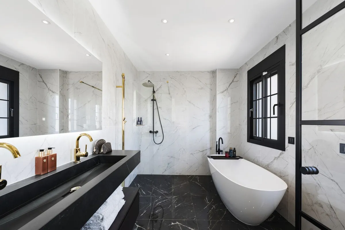 18646927-883d-4a04-9f07-833120bfab97