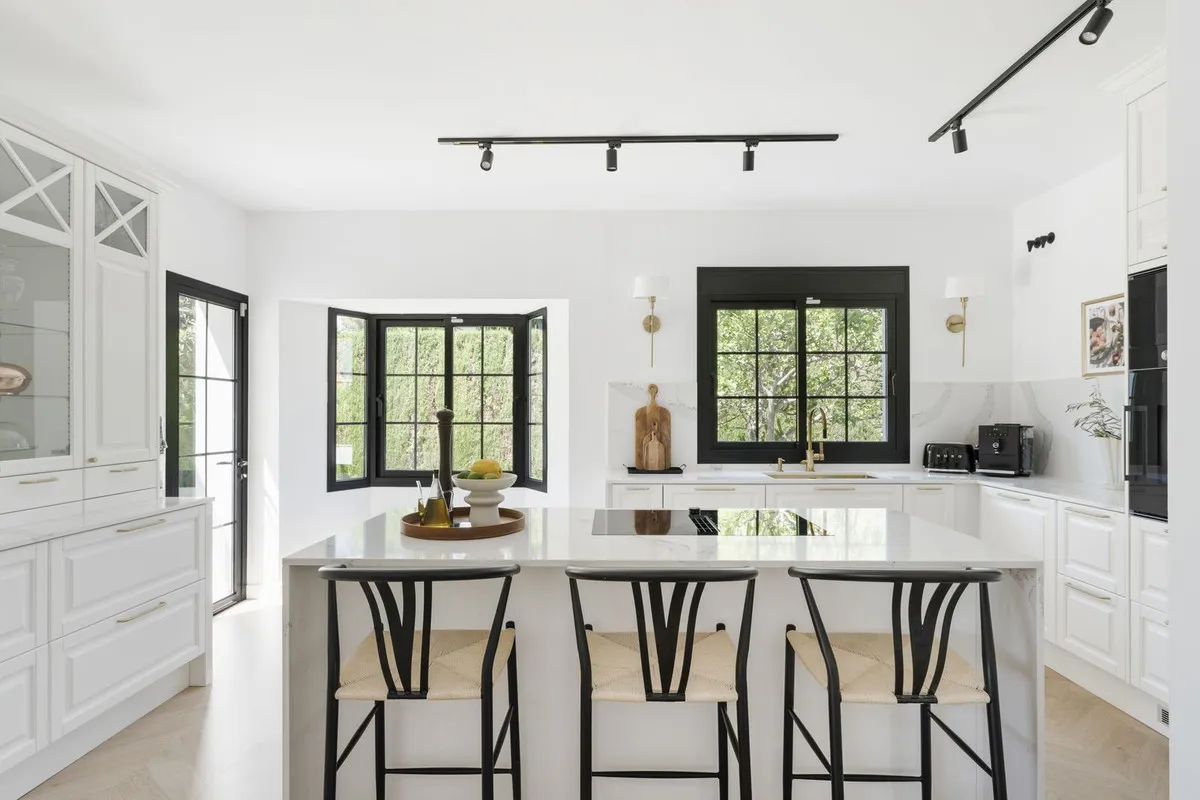 3d28eb9b-89a0-4ef4-98d0-22929b85b9d1