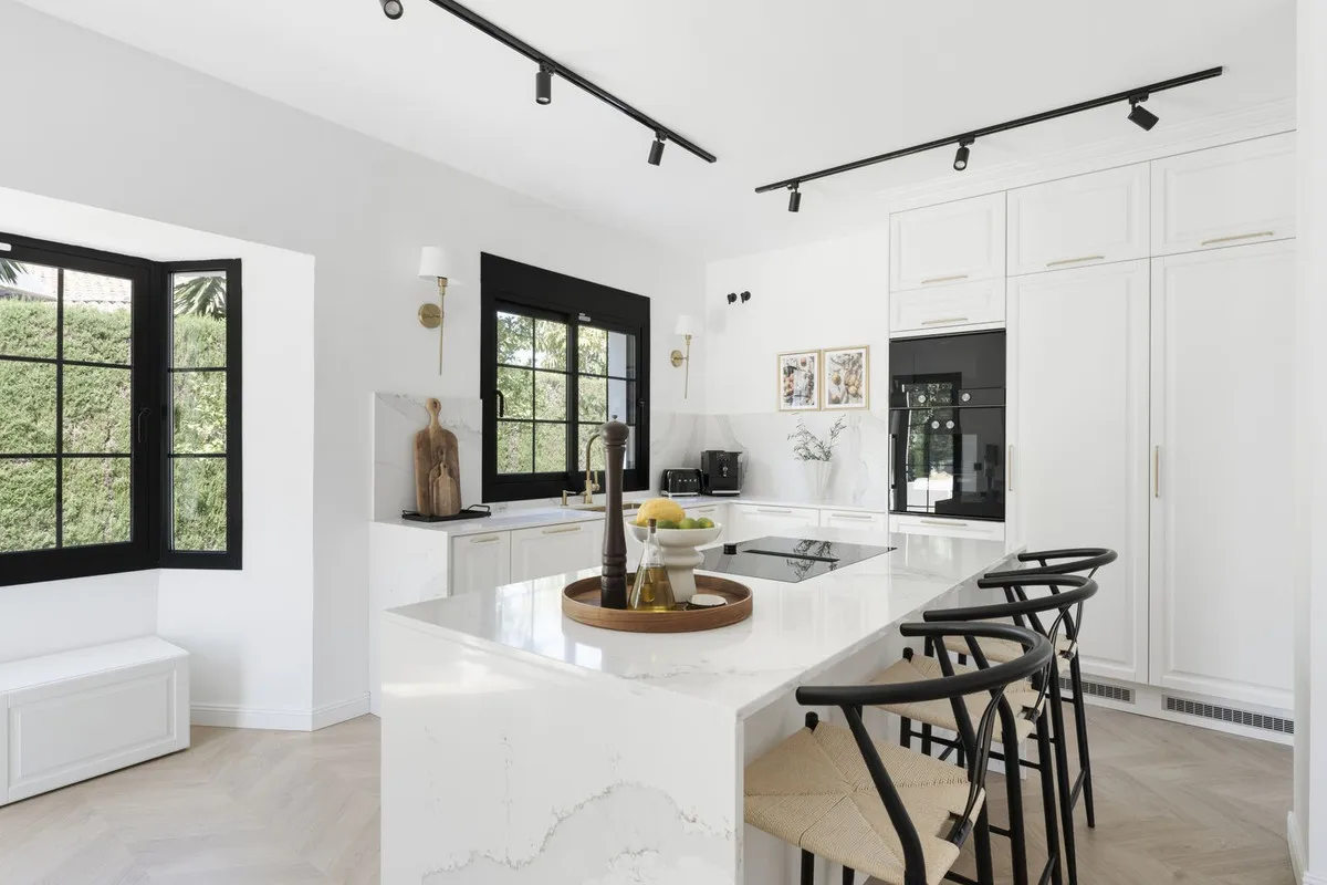 e25e790e-aabc-4b08-8d34-62a759e4ab6d