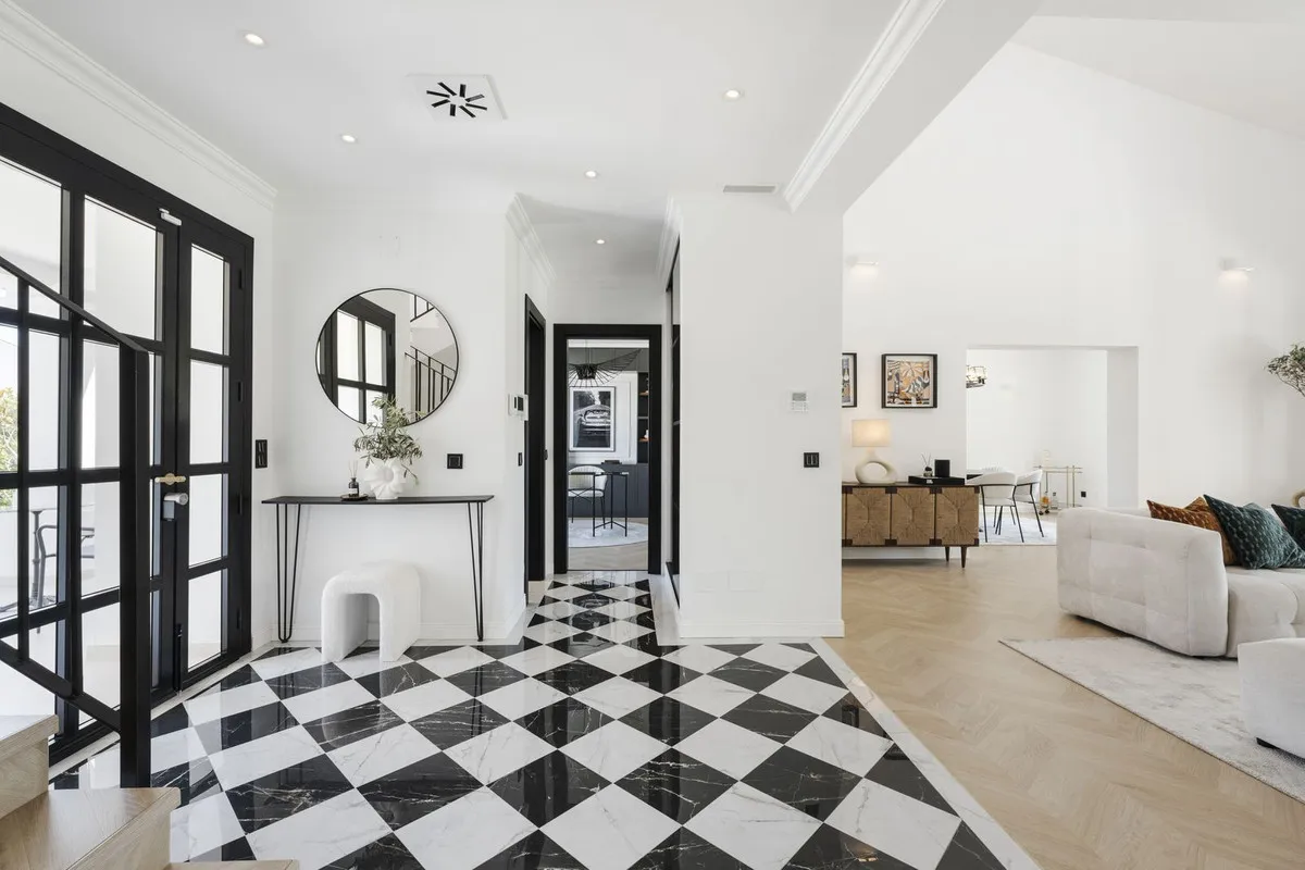 e56f4fe4-5a44-43ea-95e0-c6682783dcf5