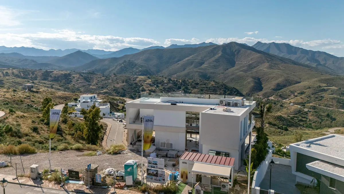 e8fefee7-bc8e-47d7-b2e1-5b5d54f8a1be