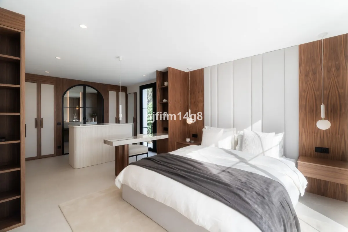 ddea9015-25d6-40df-b469-6e5d811f66c5