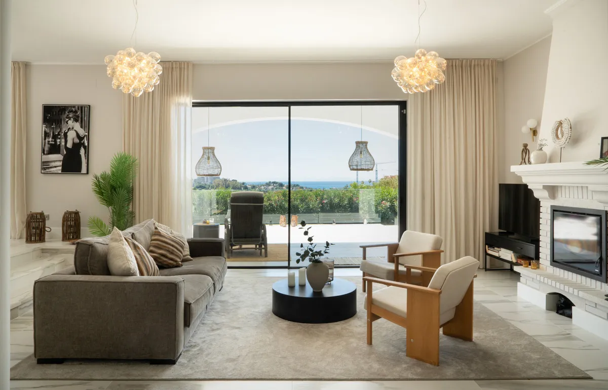 155f032c-07b6-42ea-809c-208da6b8f251