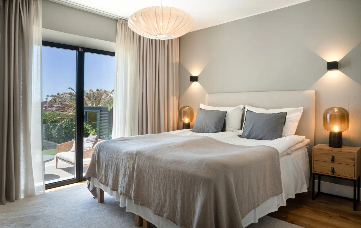 1f7b4f97-d63a-49e5-b74d-4996985dda57