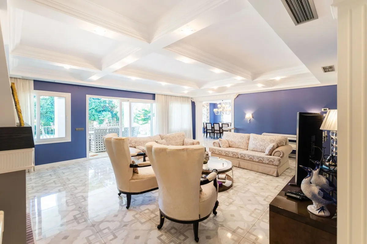 db458252-6c3f-4fc8-bf1b-3fdb1a3776dc