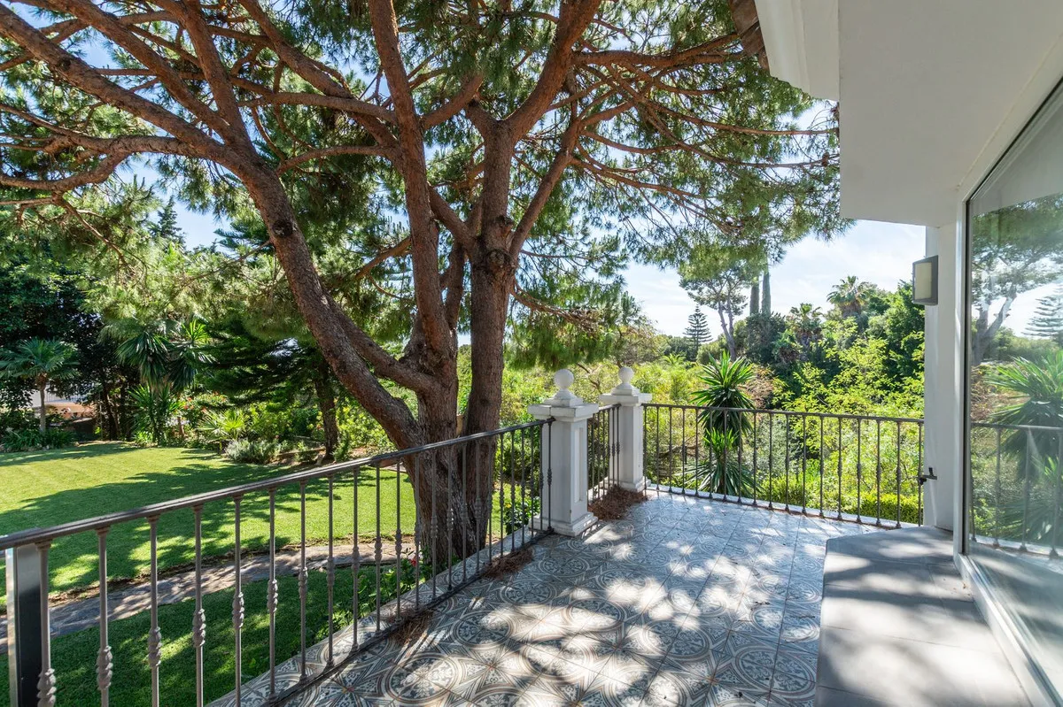 ebbc8a37-f505-4886-8b59-fd0c3b8b59be