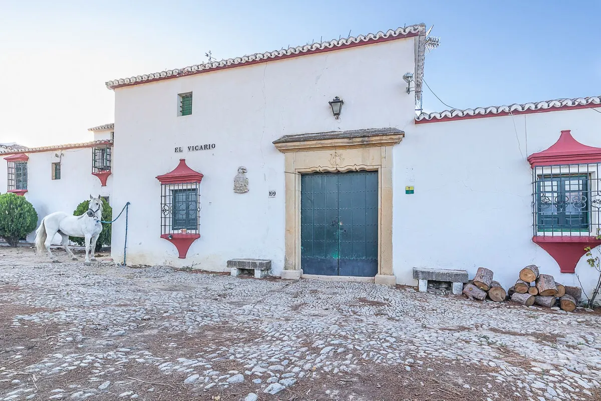 edc0b5d1-90b5-444b-b341-45931bc992ea