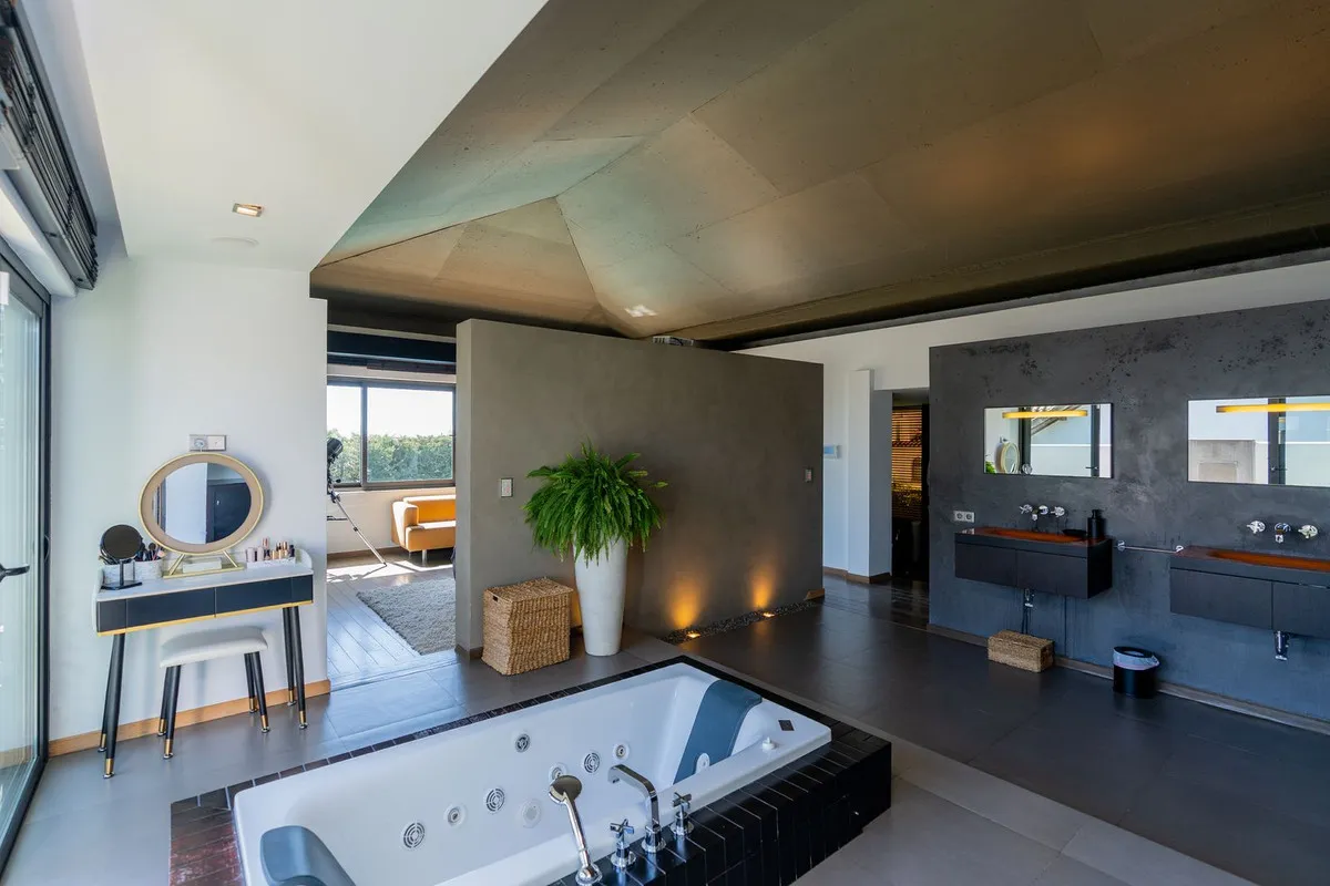 48a9b16c-9aef-420b-8e88-d83e50678cf1