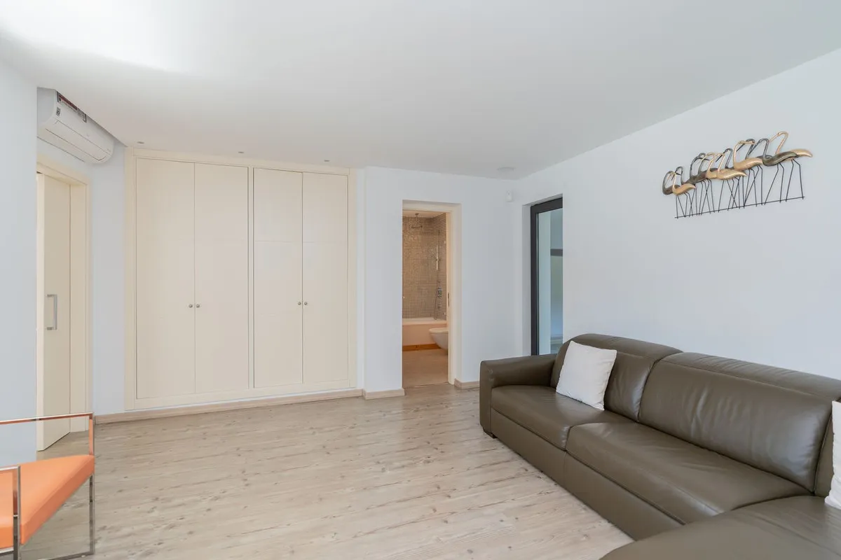 acf0af31-6f8d-49ac-8ec5-5e84c14eed93