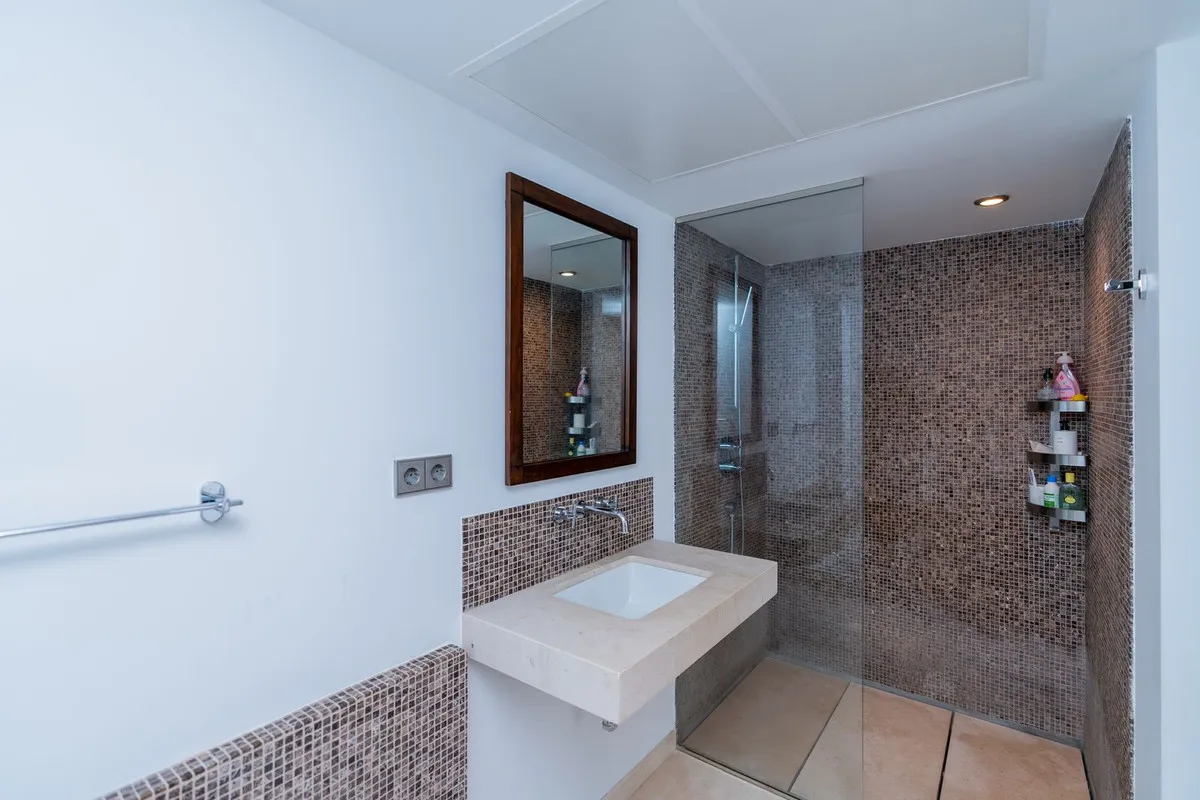 b49d1e18-e110-4160-918c-d264a071ba63