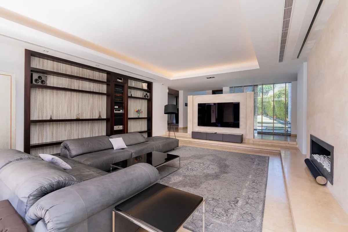 cbd91230-a0ae-48a6-b3dd-22cfe6a8154b