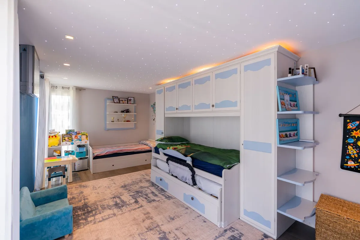 e11e5bfd-6225-43d7-9570-c0c91e0780b6