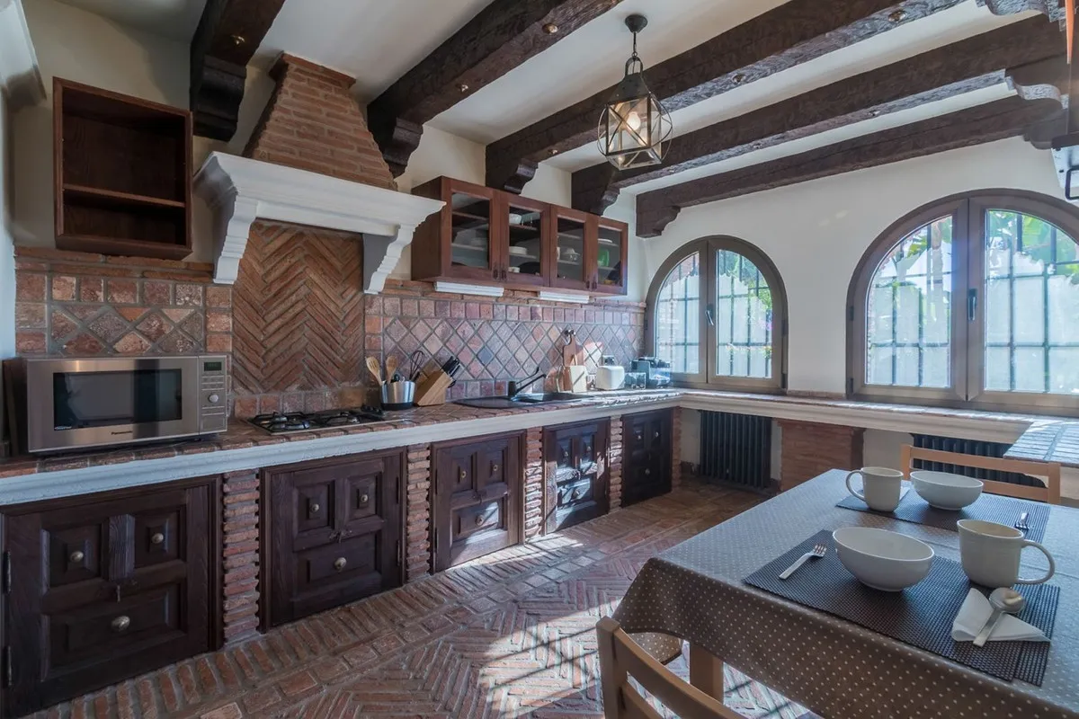 b4d27961-72a3-45b0-aa0a-12ea2b037d90