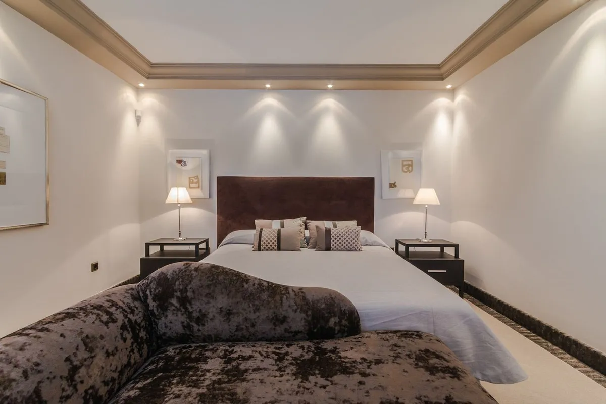 c0b59963-a1cd-43c3-be1d-f07680c289fa