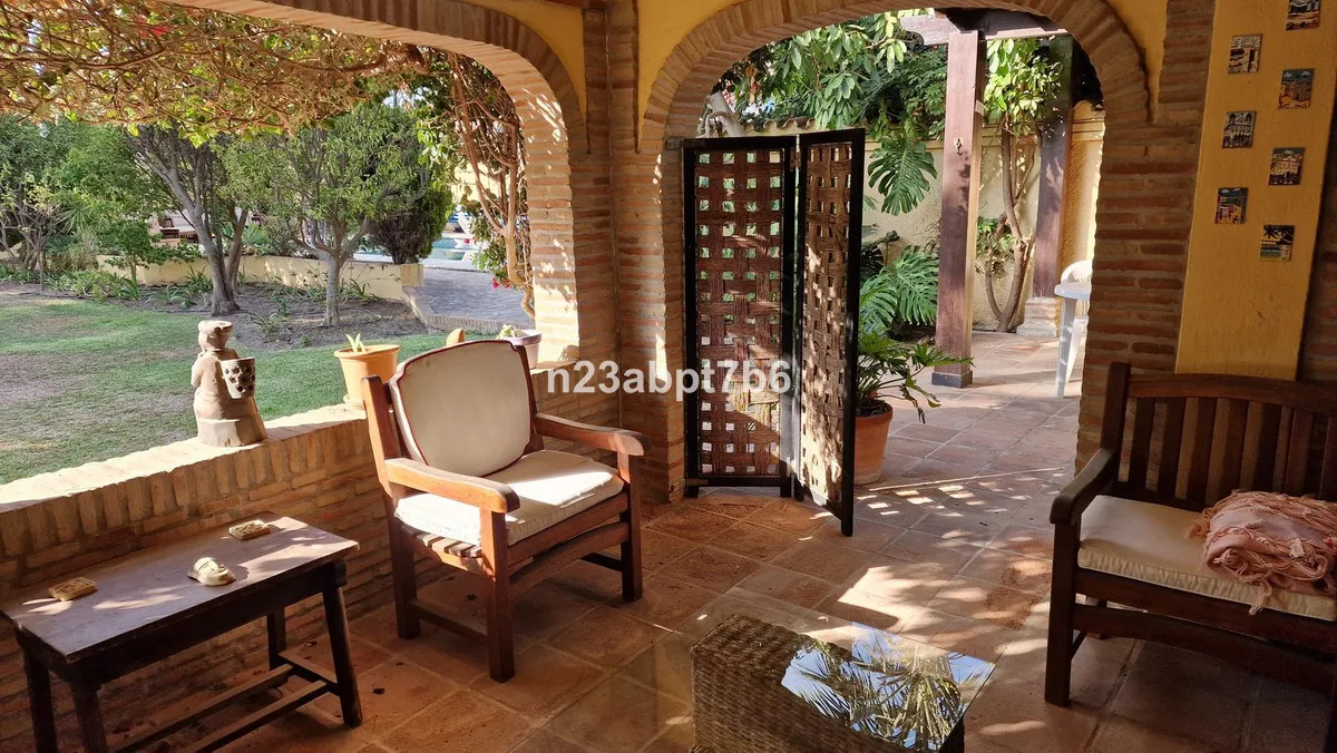 8148ecc2-cdda-4a02-a8ac-7acfa2394f4e