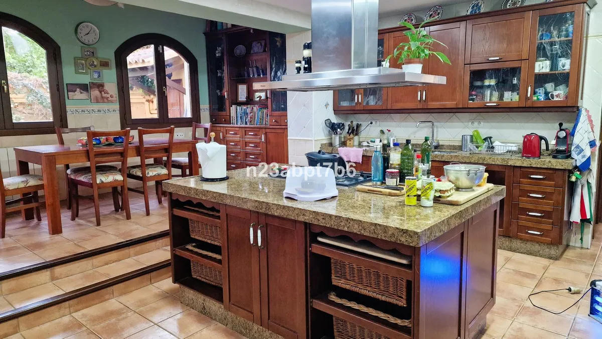 acce0110-9bd5-4706-a0f7-fb624701c11f