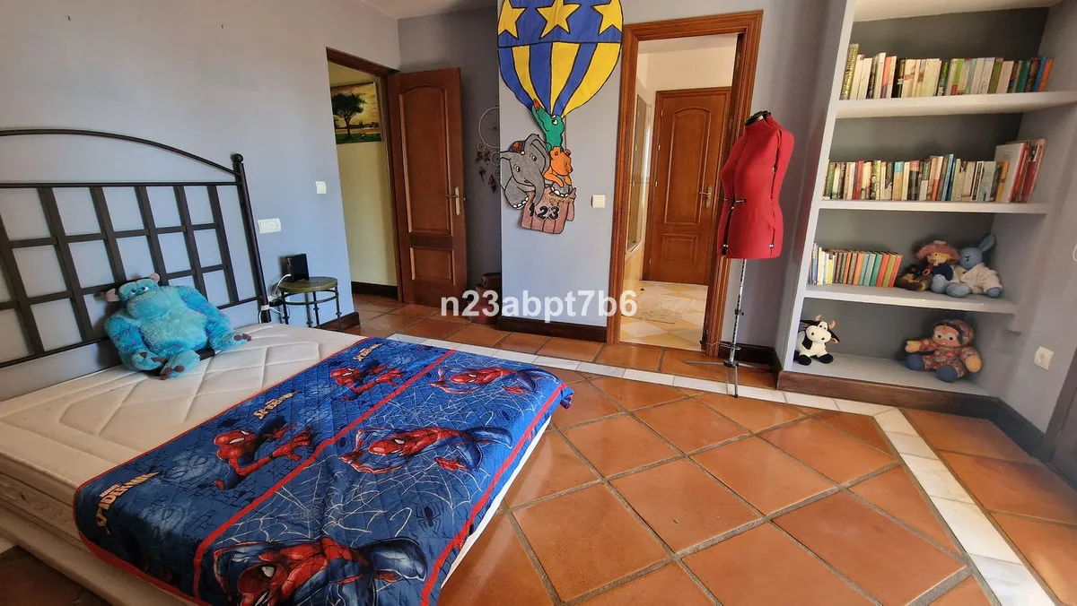 c9b3789a-6f9b-4d55-80cb-81592f7cfbc2