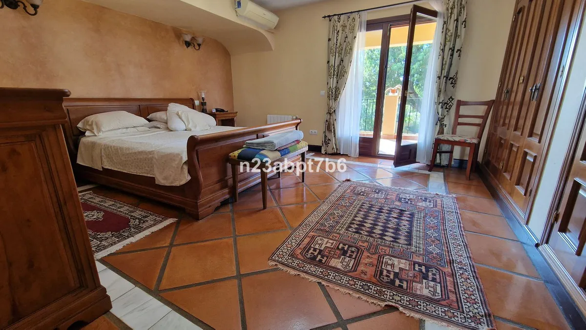 d932812d-701d-4161-ab13-8394c6862634