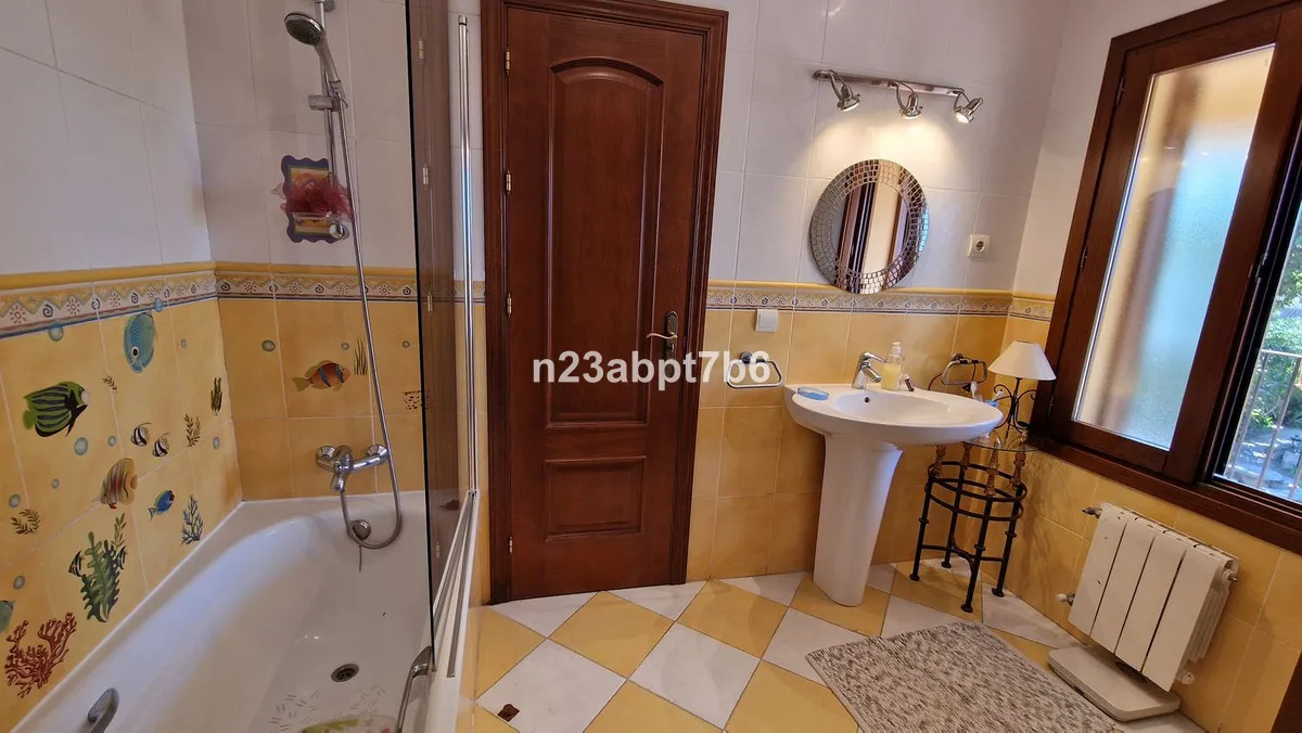 e9f6bf9f-59f7-490a-88ee-4a7f04d92400