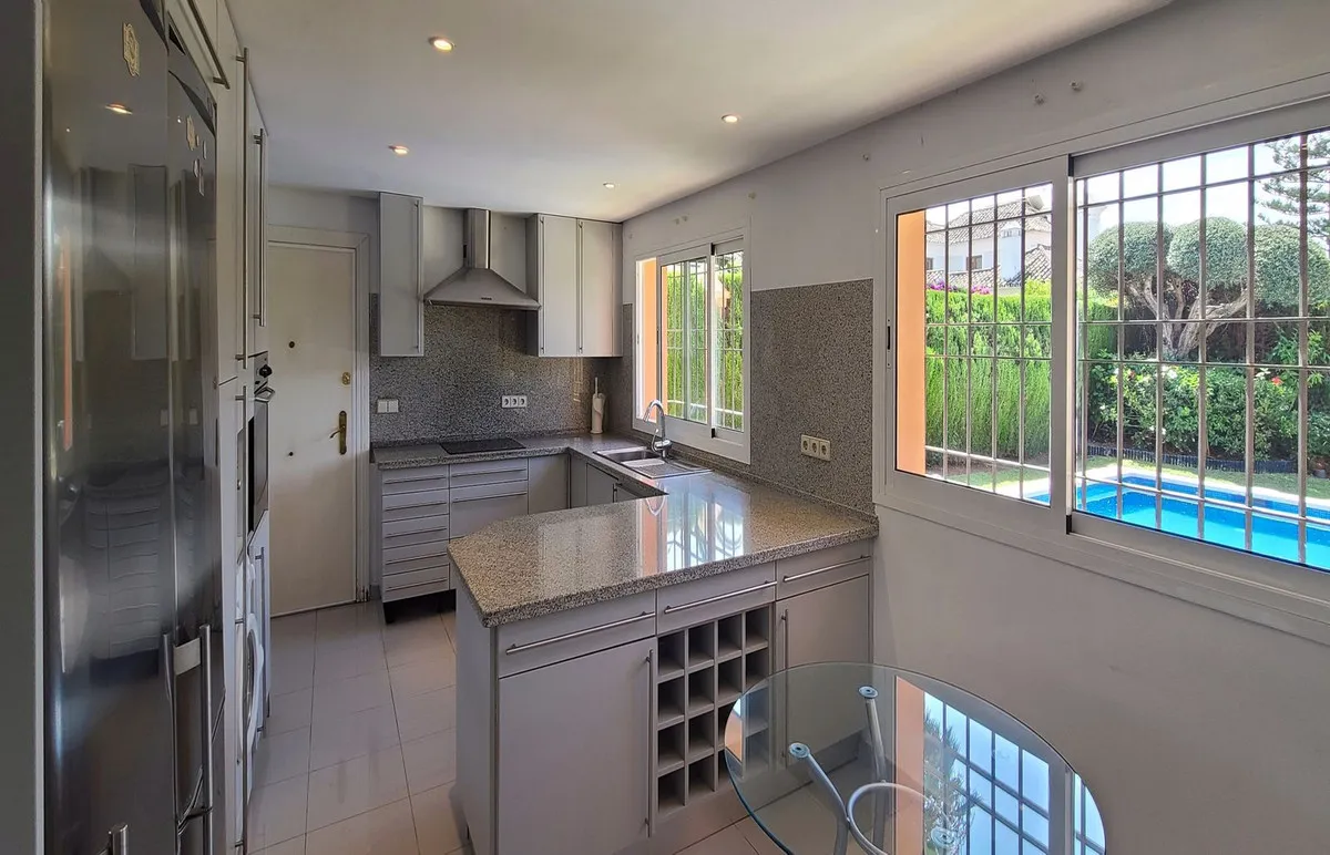 46df2b57-d2bb-4b42-83dc-f9c8f55d1db1