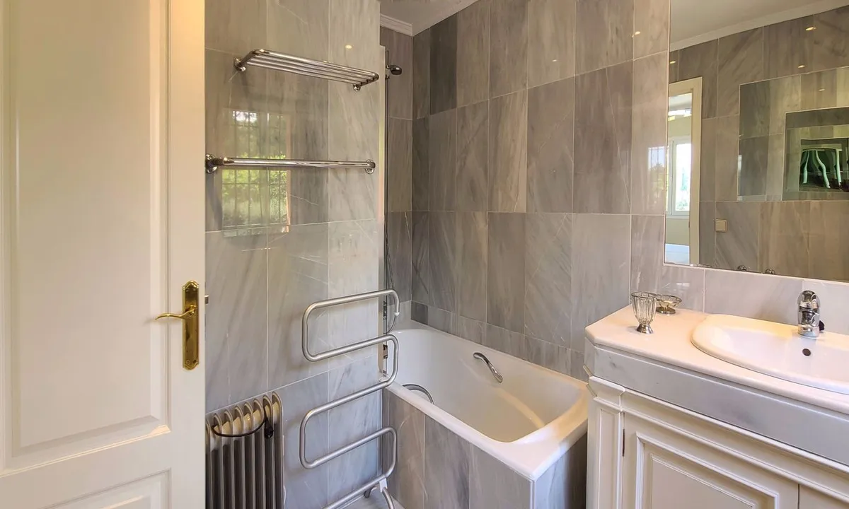 56ee9b8c-206d-49ab-8cc2-0da4e3c48945