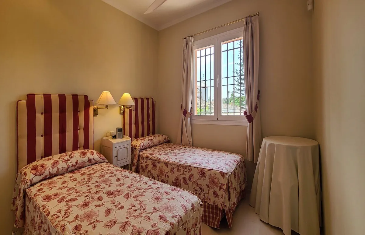 7d166a5b-dd09-4dbf-91b7-e265c5a1c360