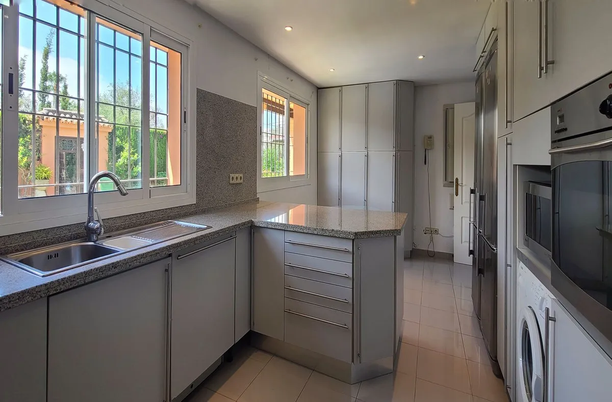 dbf9da2e-9b85-49dd-b17b-35f408cfaf98