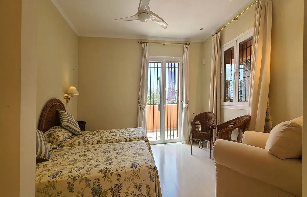 de0b35f3-3632-4492-b139-c9ff03b424b7