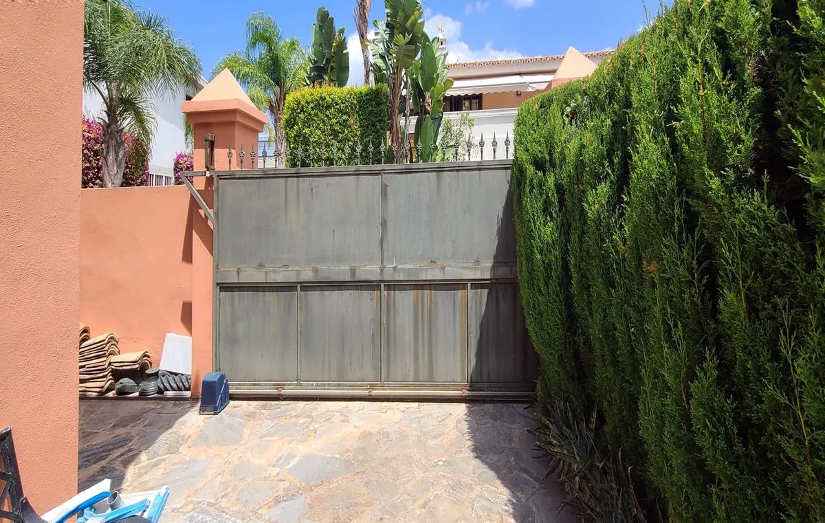 f18759cf-e027-4f29-be22-a36376e932e9